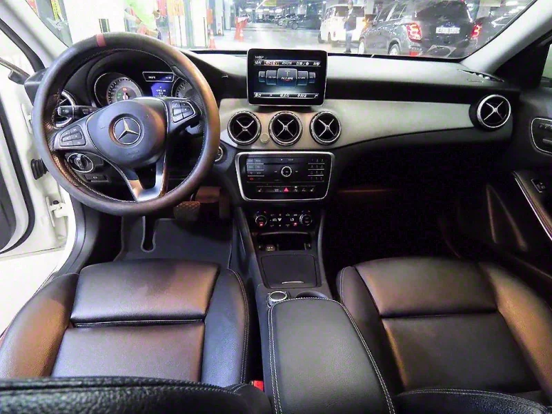 Mercedes-Benz GLA-Class