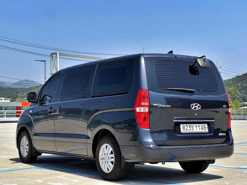 Hyundai Starex