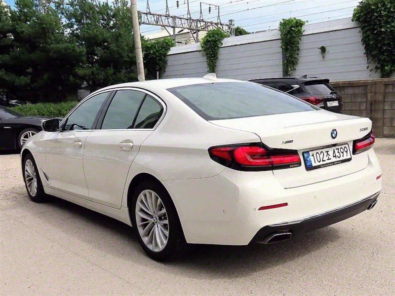 BMW 5-Series
