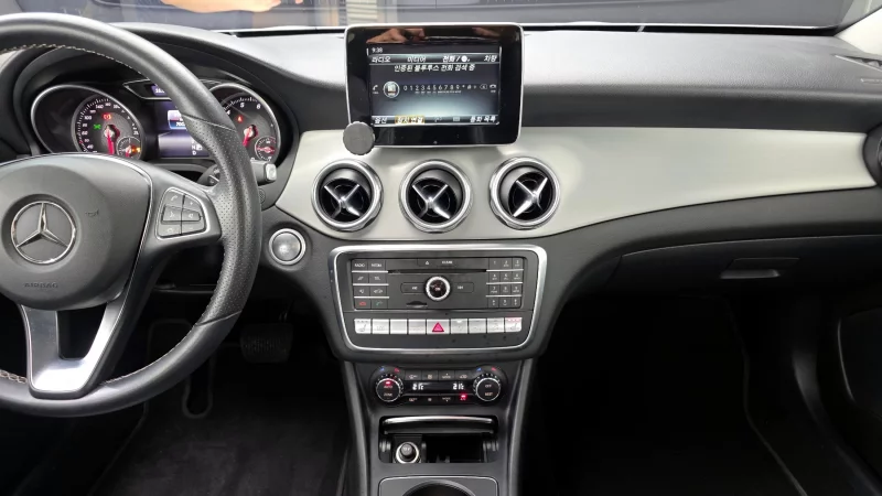 Mercedes-Benz GLA-Class