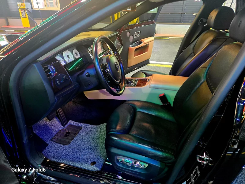 Rolls-Royce GHOST