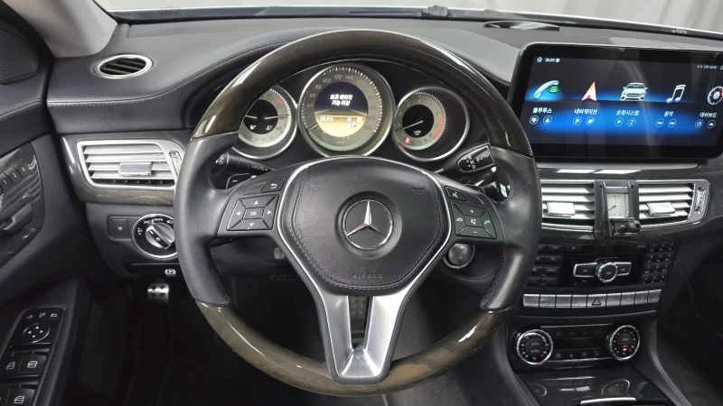 Mercedes-Benz CLS-Class