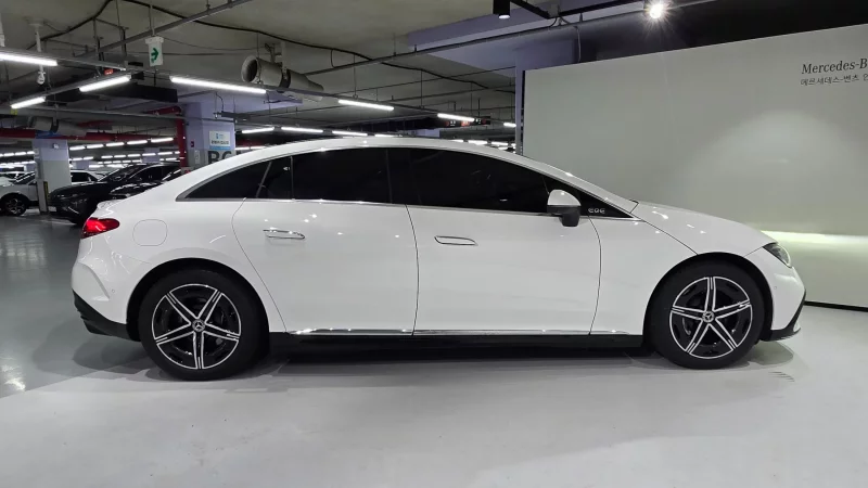 Mercedes-Benz EQE