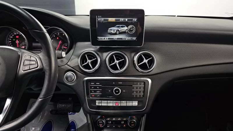 Mercedes-Benz GLA-Class