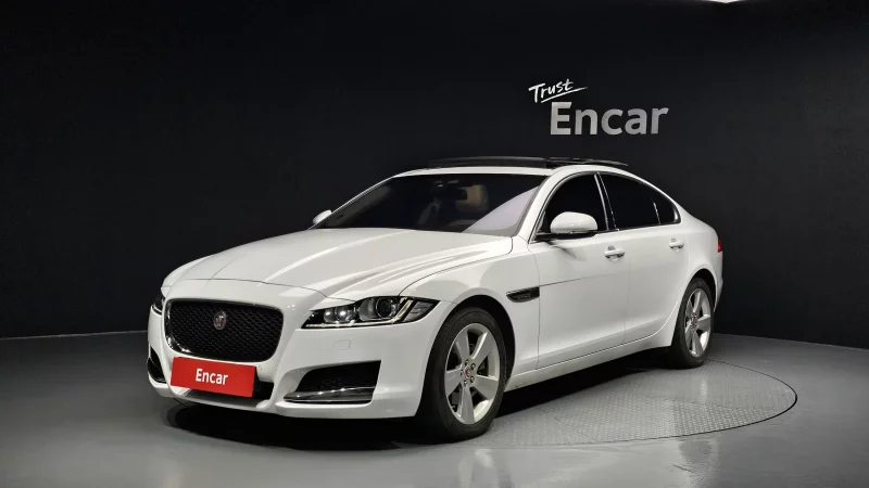 Jaguar XF