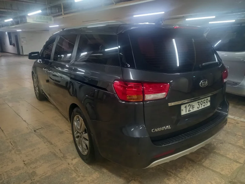 Kia Carnival