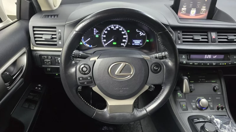 Lexus CT200h