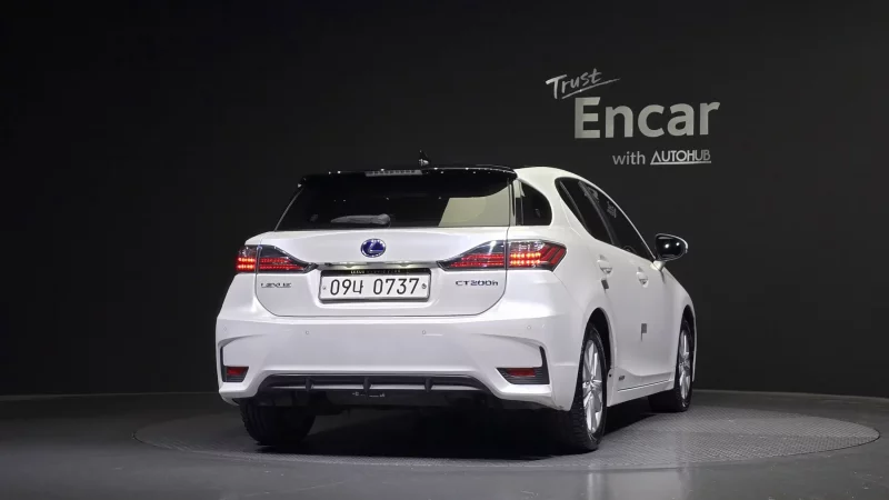 Lexus CT200h