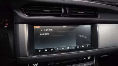 Jaguar XF