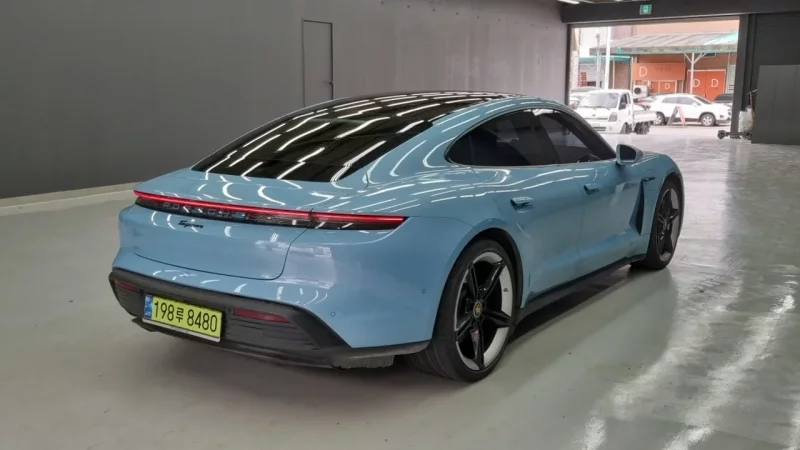 Porsche TAYCAN
