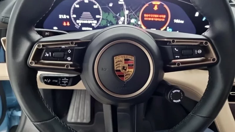 Porsche TAYCAN
