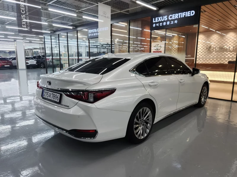 Lexus ES300h