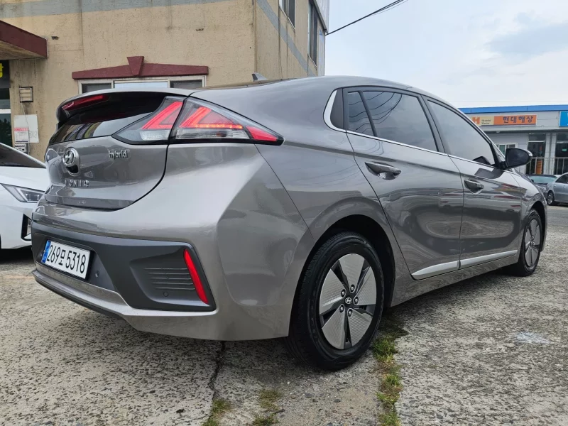 Hyundai Ioniq