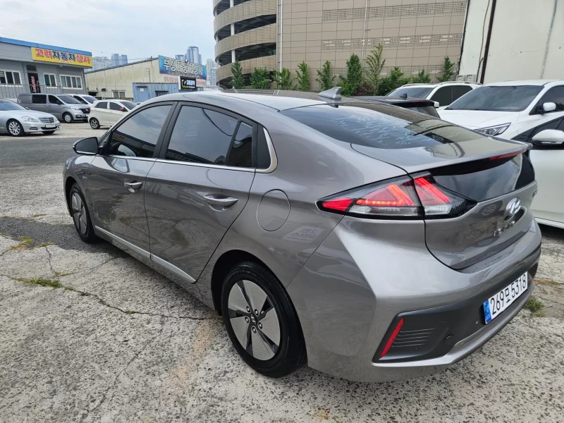 Hyundai Ioniq