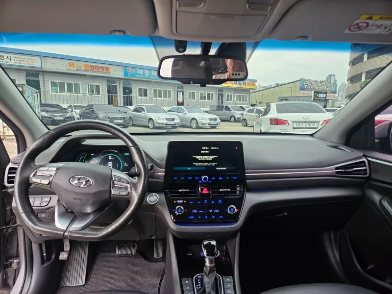 Hyundai Ioniq