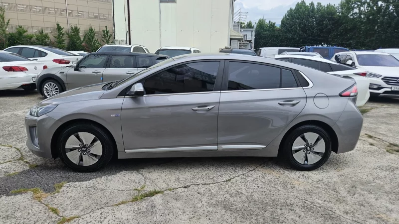 Hyundai Ioniq