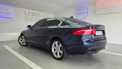 Jaguar XE
