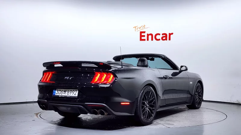 Ford MUSTANG