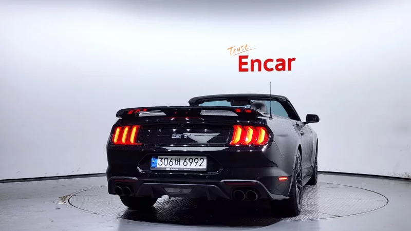 Ford MUSTANG