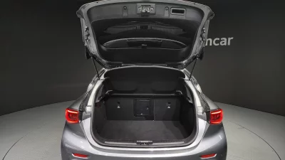 Infiniti Q30