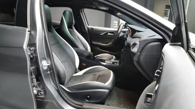 Infiniti Q30