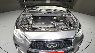 Infiniti Q30