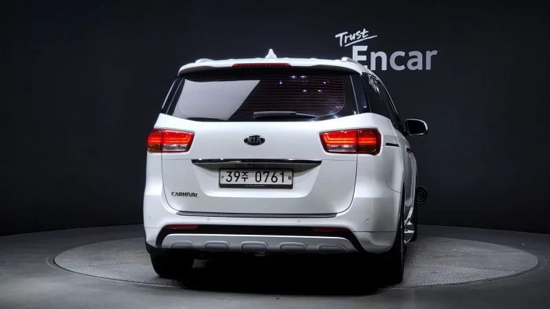 Kia Carnival
