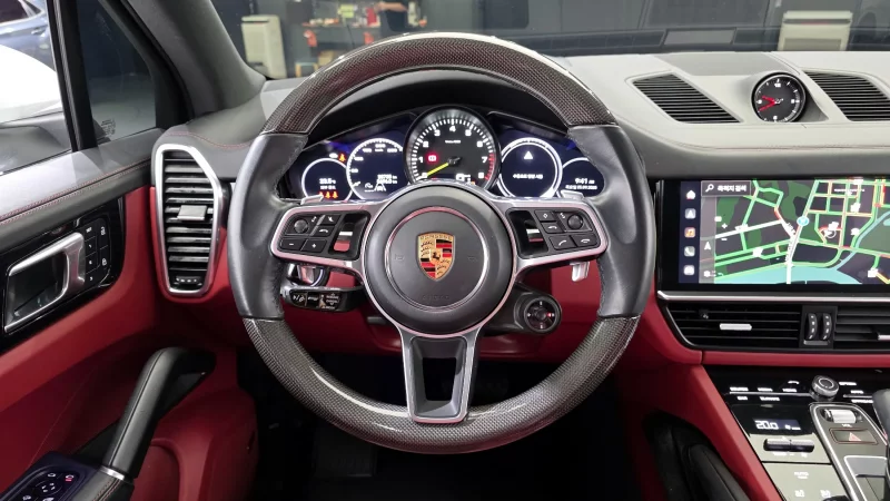 Porsche CAYENNE