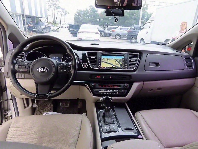 Kia Carnival