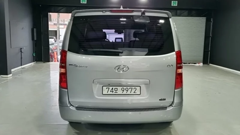 Hyundai Starex