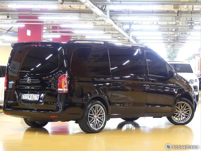 Mercedes-Benz V-Class