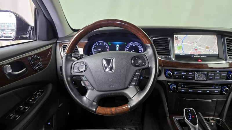 Hyundai Equus
