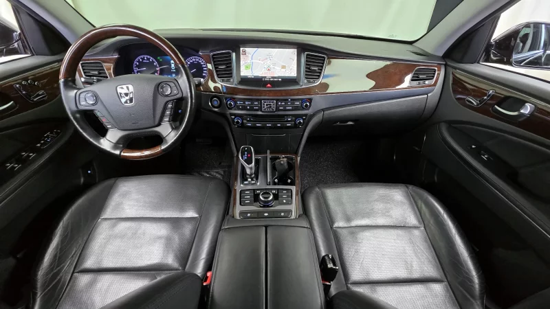 Hyundai Equus