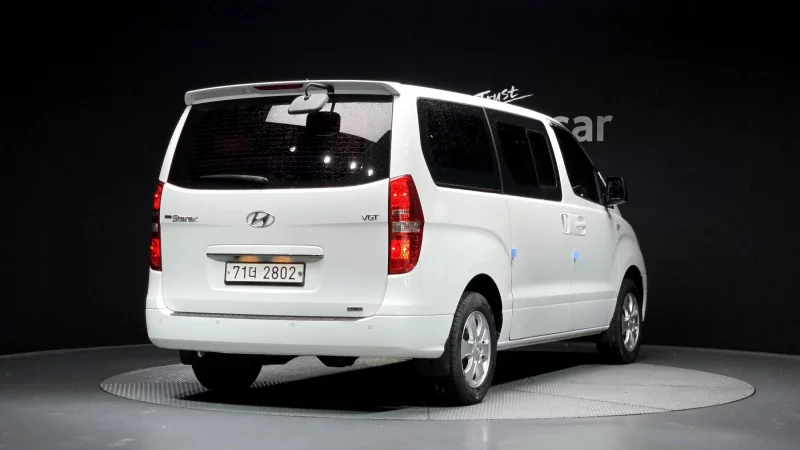 Hyundai Starex