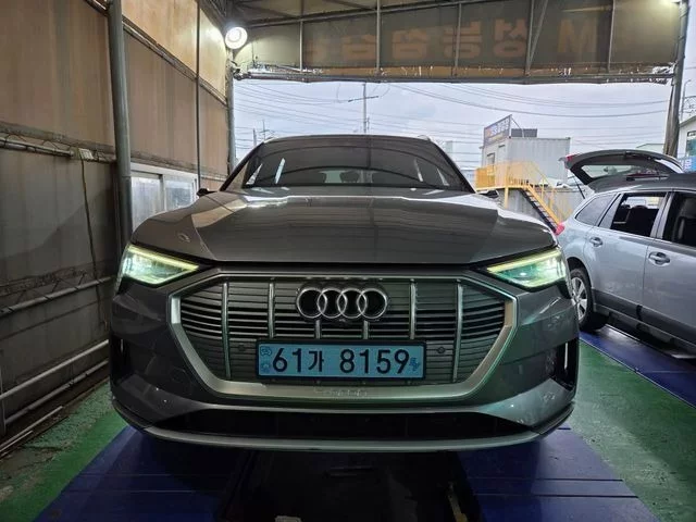 Audi e-tron
