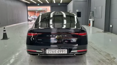 Genesis G90