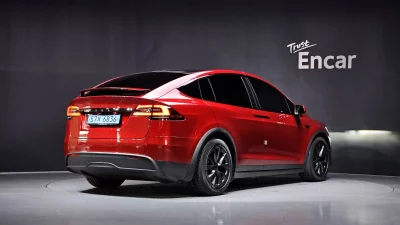 Tesla MODEL X