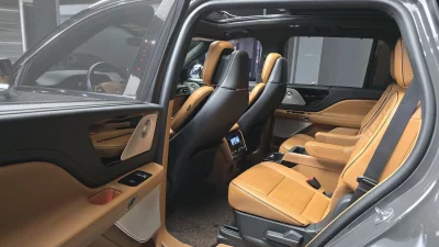 Lincoln AVIATOR