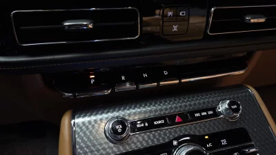 Lincoln AVIATOR