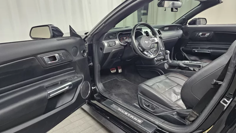 Ford MUSTANG