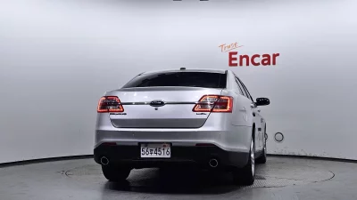 Ford TAURUS