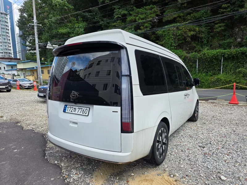 Hyundai Staria