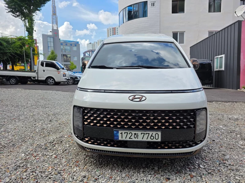 Hyundai Staria