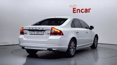 Volvo S80