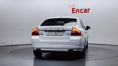Volvo S80