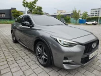 Infiniti Q30