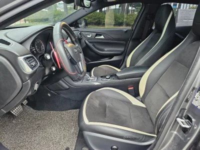 Infiniti Q30