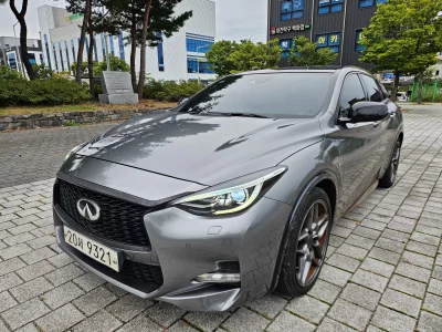 Infiniti Q30