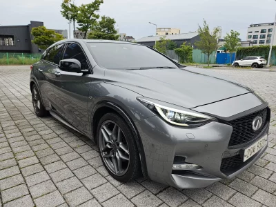 Infiniti Q30