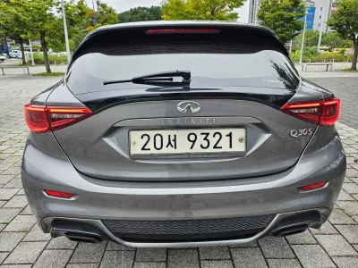 Infiniti Q30